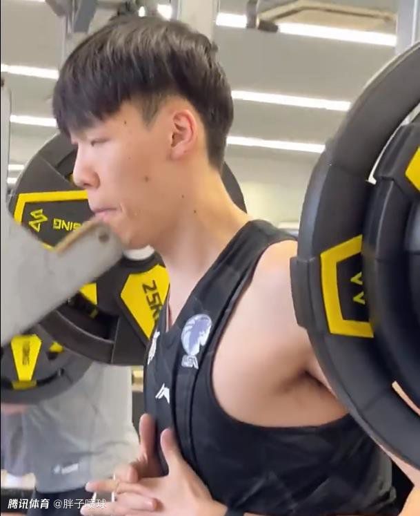 两个美女互脱内衣吃奶
