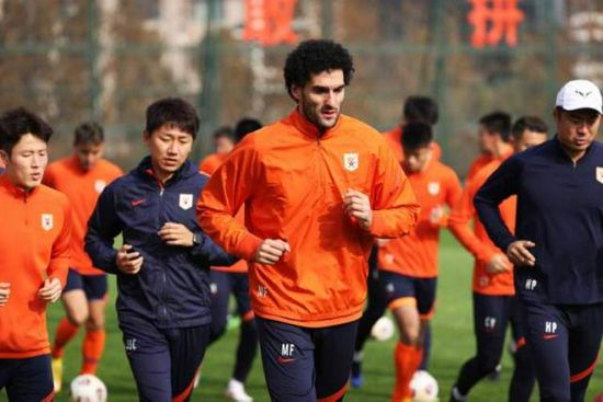 青娱乐伊人